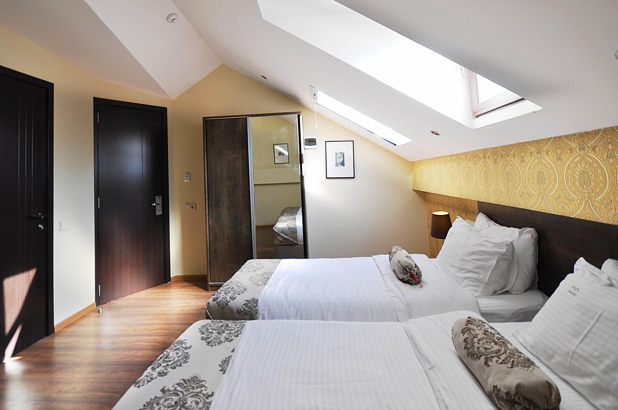 Tekla Palace By Urban Hotel 3*